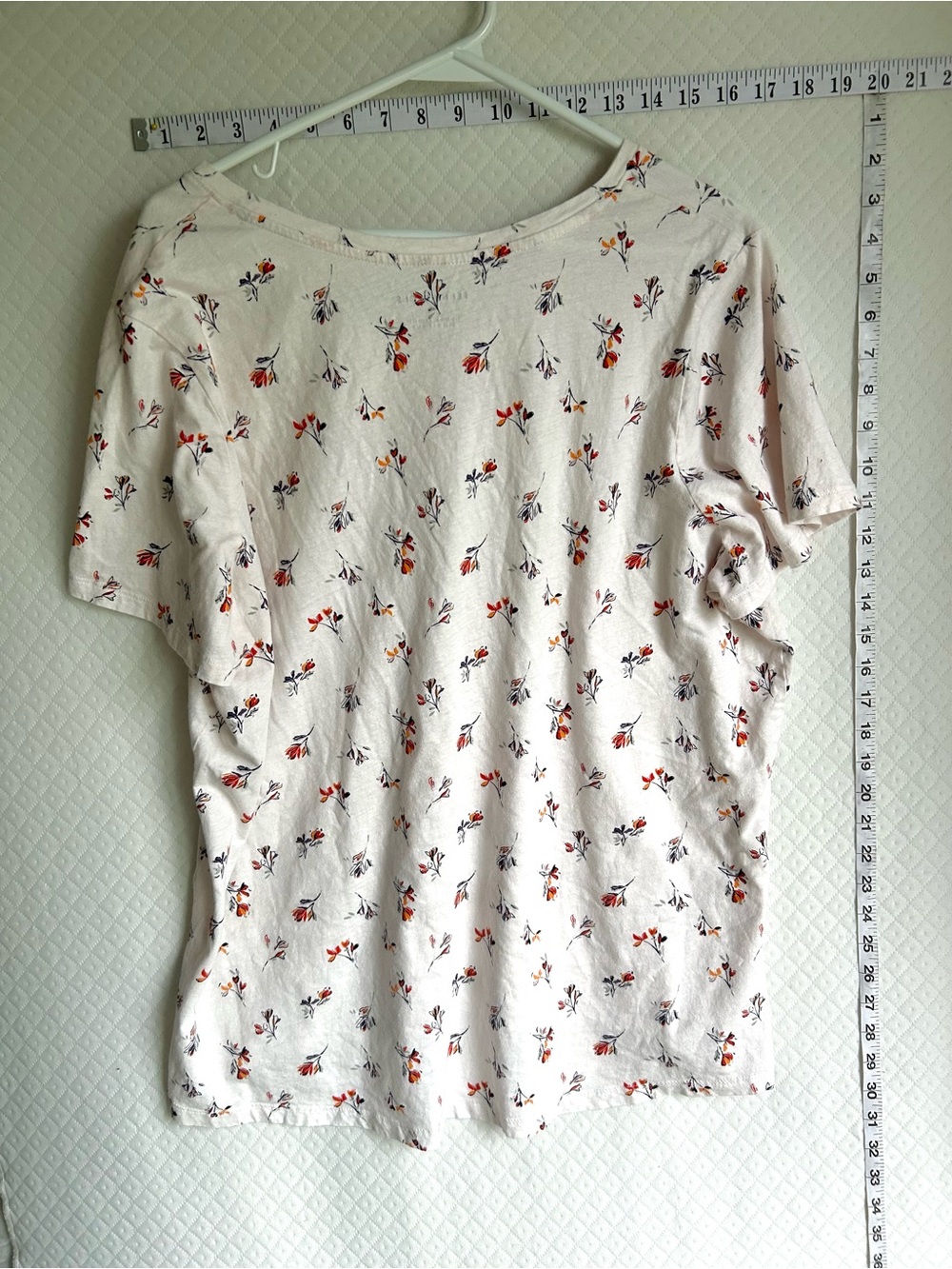 Penningtons Cream V-Neck Short Sleeve Top with Red & Navy Floral Print - Picture 4 of 4